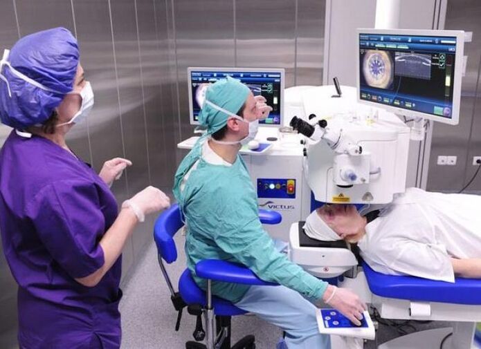 Kod pukotina retine izvodi se laserska koagulacija