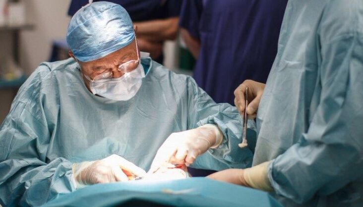 Operacija uklanjanja staklastog tijela oka (vitrektomija)